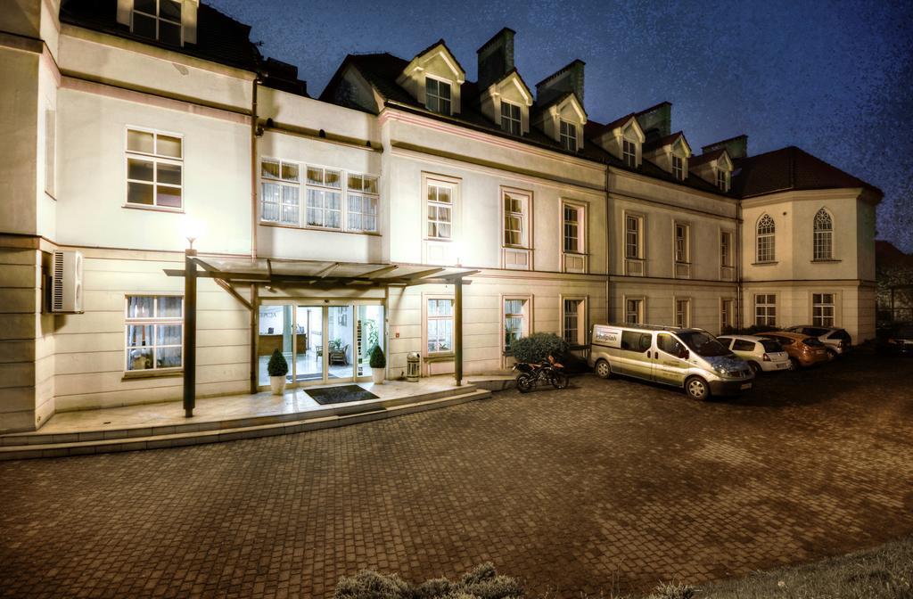 卡莉西亚酒店 Kaliszki 外观 照片